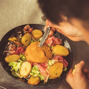Salade Pommes de terre Jambon - Restaurant L'Aubrac Café - Rodez Aveyron